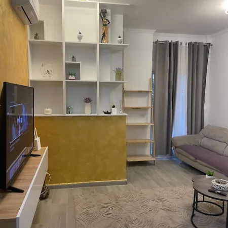 Lux 2 1 Min Walk To Durrës