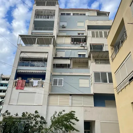 Lux 2 1 Min Walk To